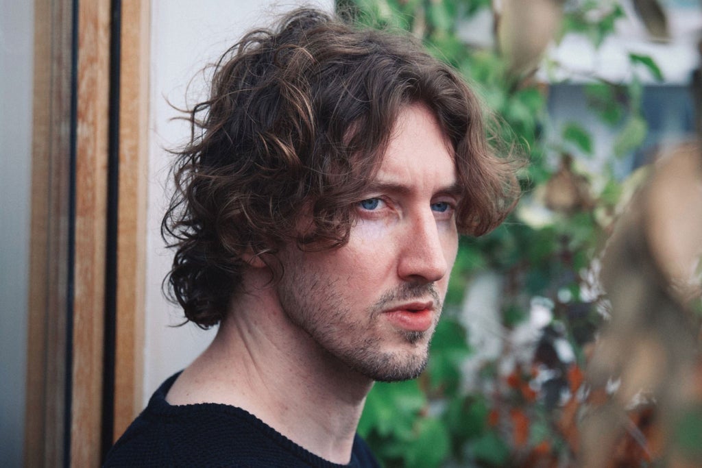 Dean Lewis.jpg